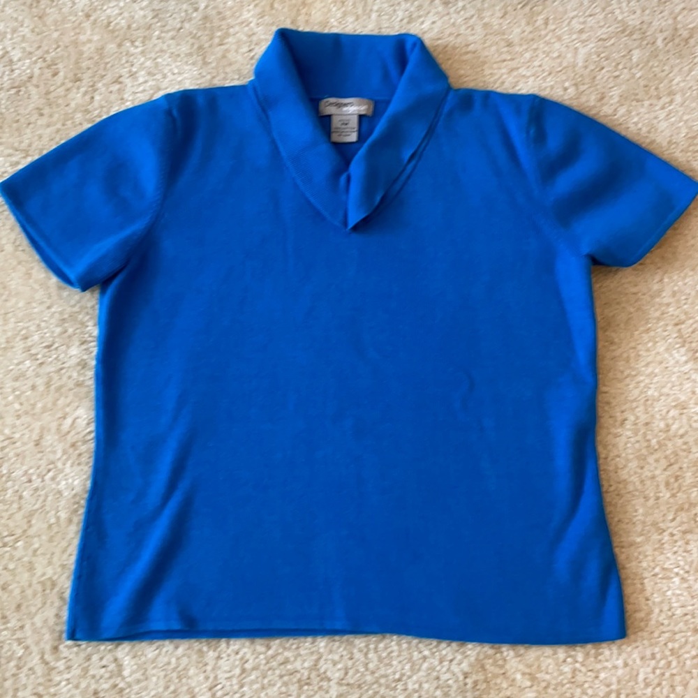 Short sleeve sweater